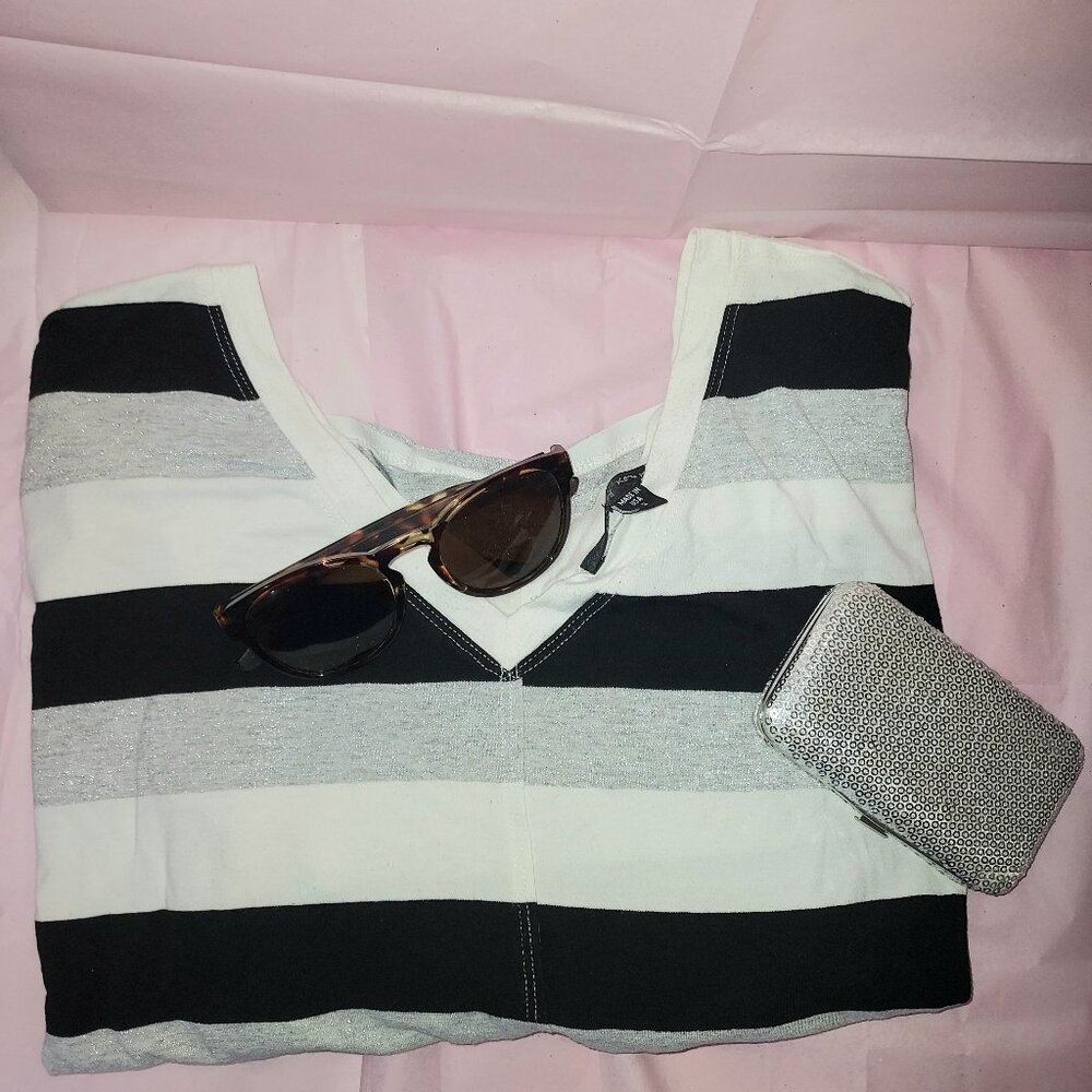 Karen Kane V-Neck Half Sleeve Top